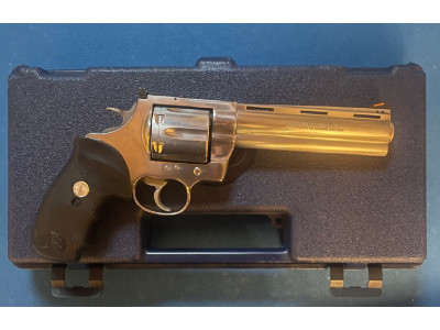 Revolver  colt anaconda