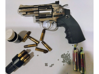 Revolver ASG Dan Wesson 2.5" CO2 de BBs de 4.5 mm. Nuevo