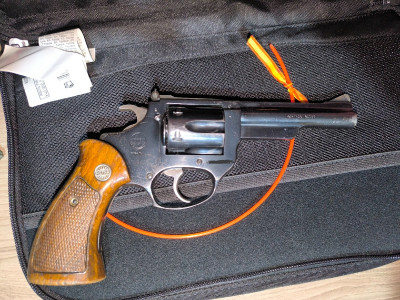 Revolver Astra Cadix 38ESP
