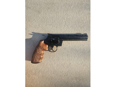 Revolver colt PYTHON