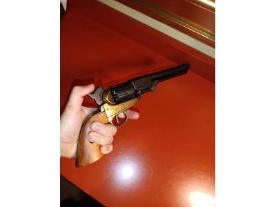 Revolver Denix confederado 1860