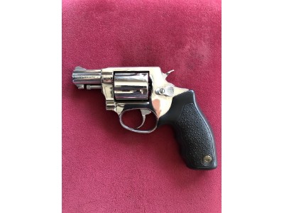 Revolver Taurus 85 inoxidable cachas de goma
