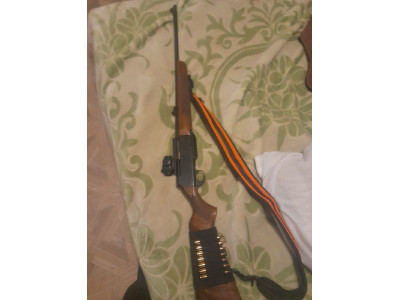 Rifle Browning BAR 1 con punto rojo