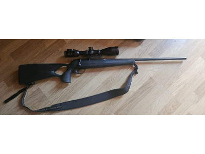 Rifle Cerrojo Blaser R8 calibre 300 y óptica Swarovski
