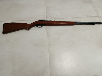 Rifle Marlin del 22 LR Semiautomático
