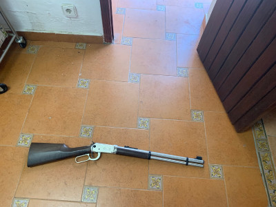 Rifle Walther Lever Action-Co2 (winchester) con accesorios