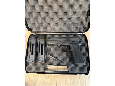 Sig Sauer P-320 X-Carry CO2