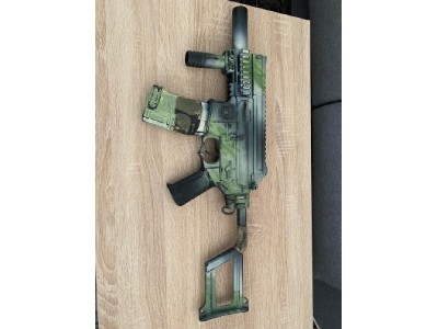 Subfusil Airsoft - Amoeba CCR con pintura personalizada