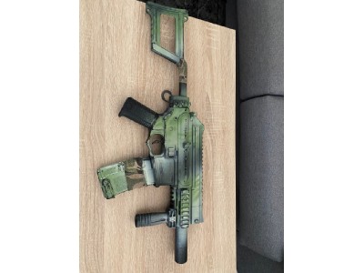 Subfusil Airsoft - Amoeba CCR con pintura personalizada