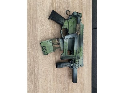 Subfusil Airsoft - Amoeba CCR con pintura personalizada