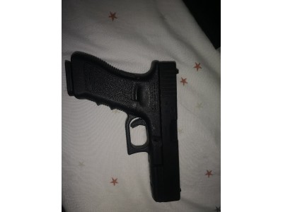 Glock P222 metal pistola