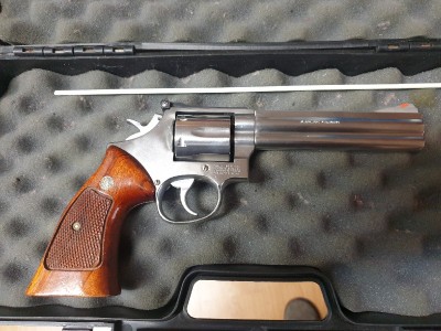 Vendo magnifico revolver S&W 357 calibre 38