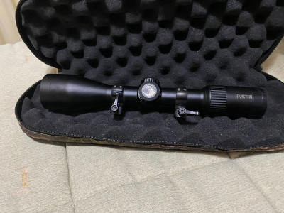 Avistar 2.5-10x50 con retícula iluminada