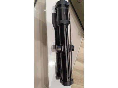 Zeiss V8 1,1-8x24 RI 54 Tubo 36mm de carril