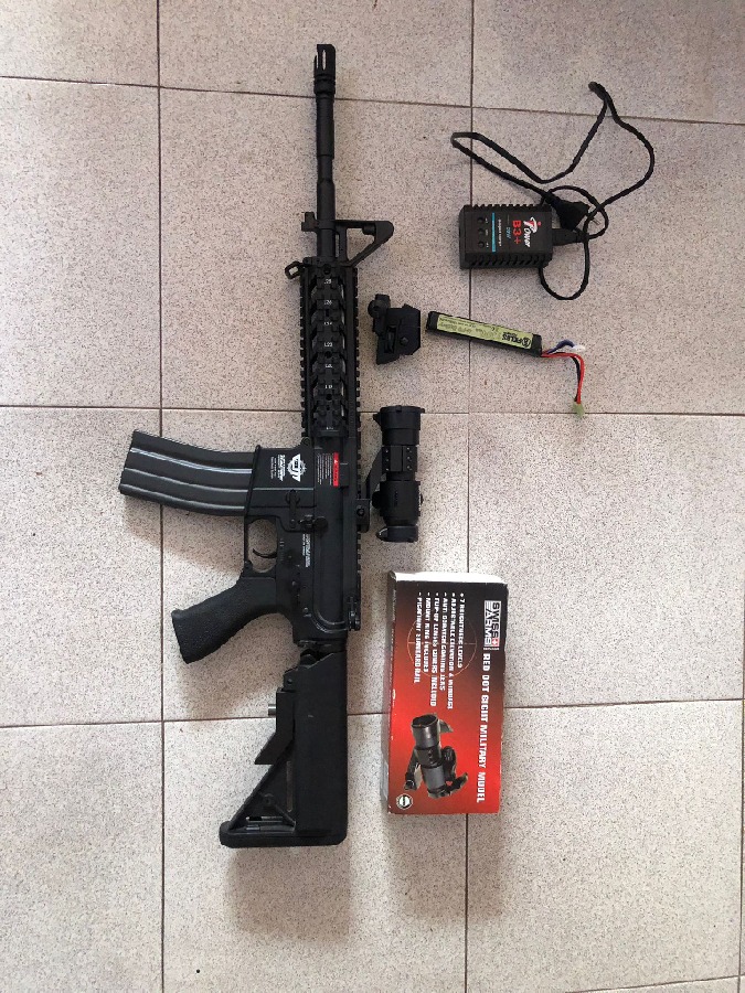 M16 con mira, cargador y baterÃa