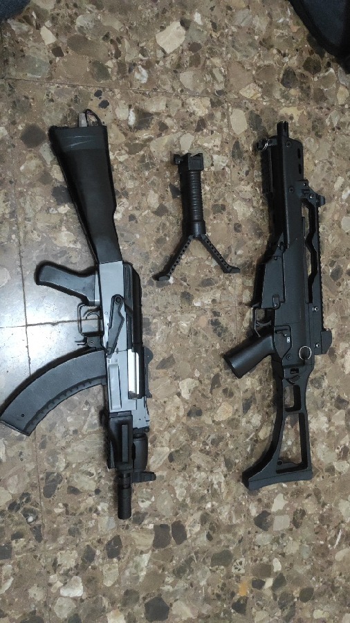 G36 Specna Arma y AK-47 Kalavsnikov