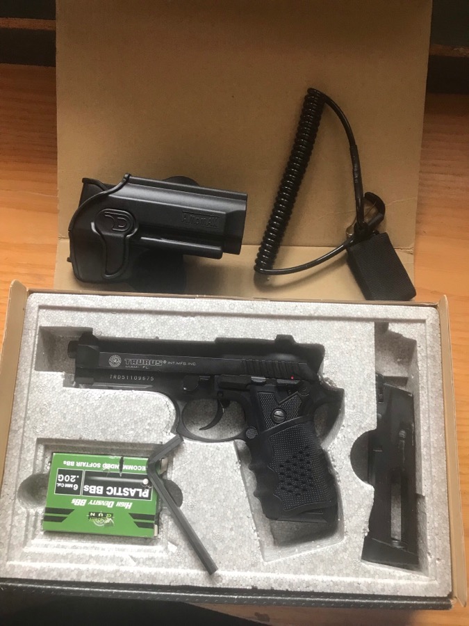 Taurus PT-99 CO2 (cyber gun)